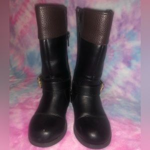 Black and brown girl's boots Michael Kors are size 7 in good condition